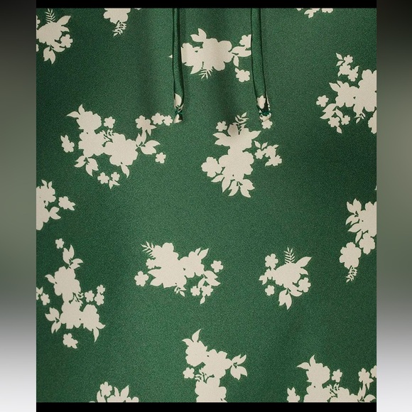 B. Darlin
Spaghetti Strap Ditsy Floral Printed Satin Midi Dress - Picture 3 of 4